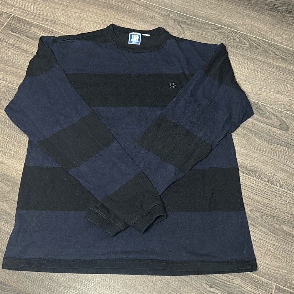 Undefeated  T Shirt Mens Size XS Striped Long Sleeve